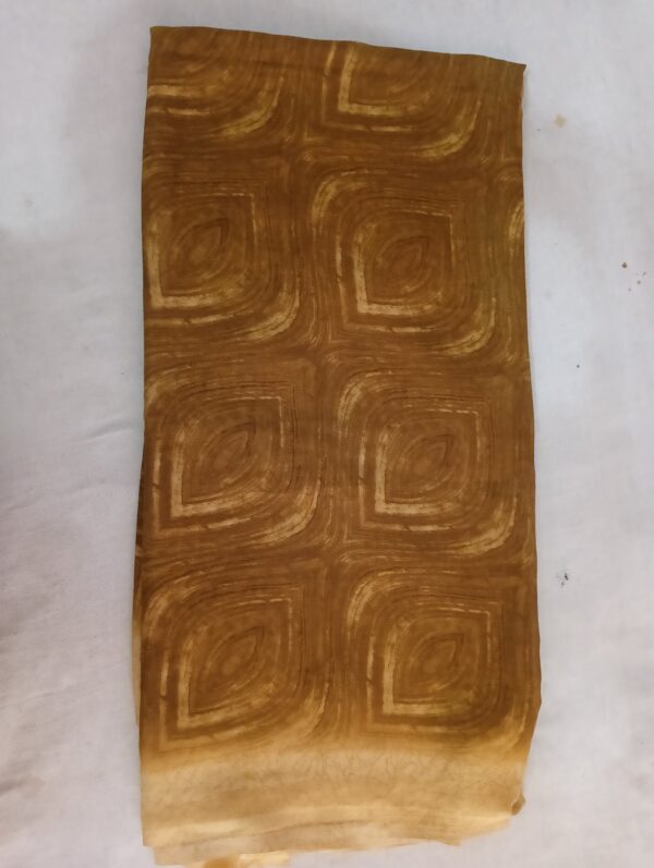 Brown Printed Crepe Saree with Abstract Design - Image 4