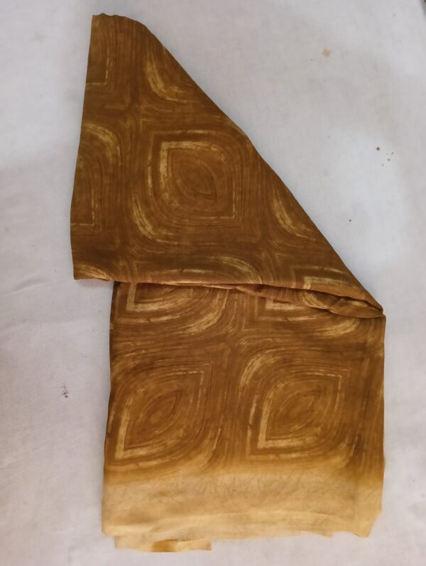 Brown Printed Crepe Saree with Abstract Design - Image 3